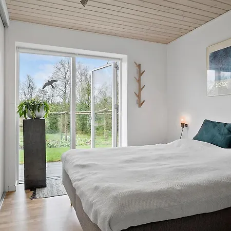 Gorgeous In With Kitchen Feriehus