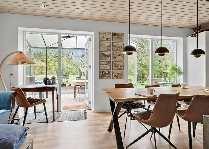 Vakantiehuis Gorgeous In With Kitchen